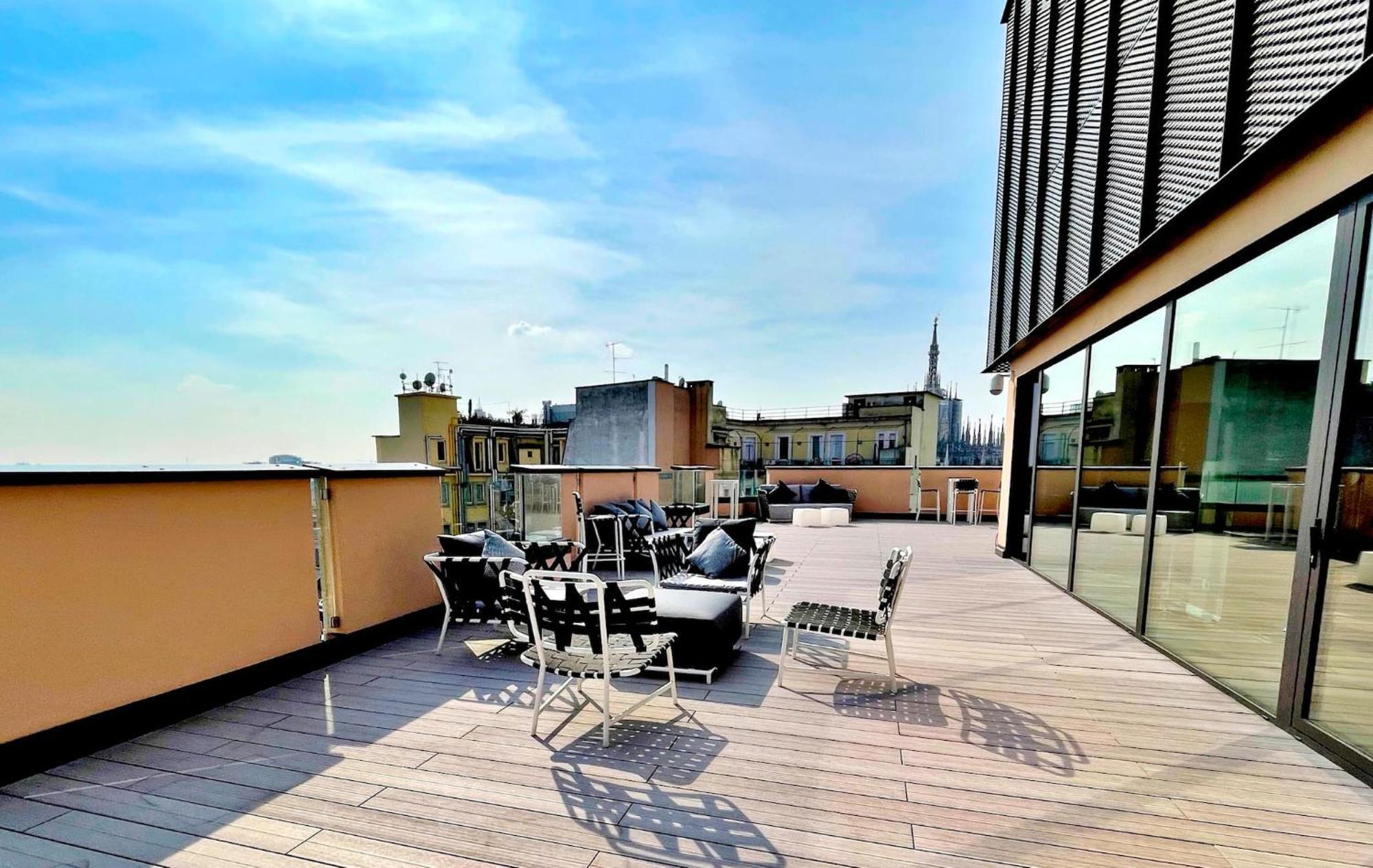 San Babila Central Tower With Panoramic Terrace Overlooking Duomo By Rentopolis ミラノ エクステリア 写真