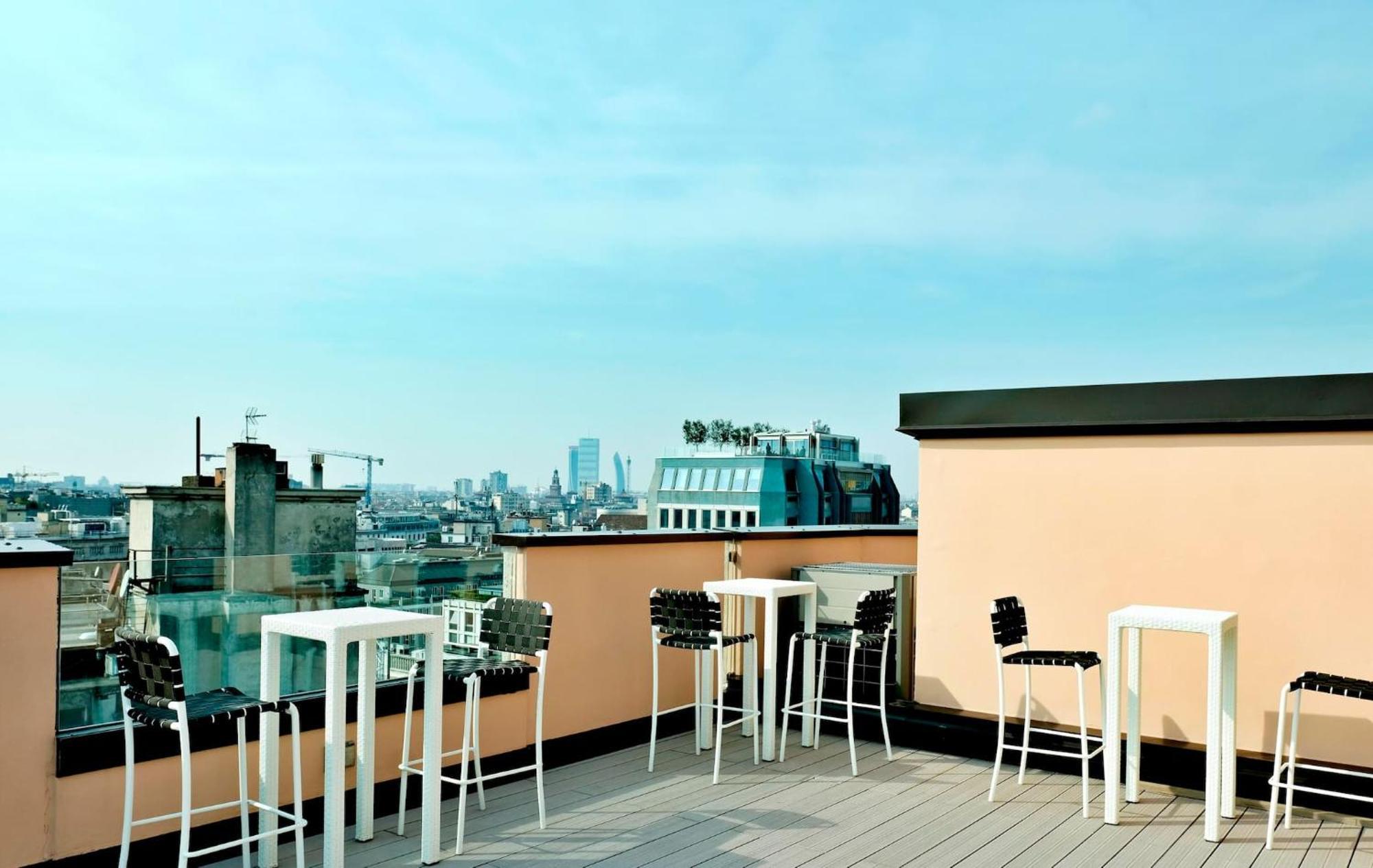 San Babila Central Tower With Panoramic Terrace Overlooking Duomo By Rentopolis ミラノ エクステリア 写真