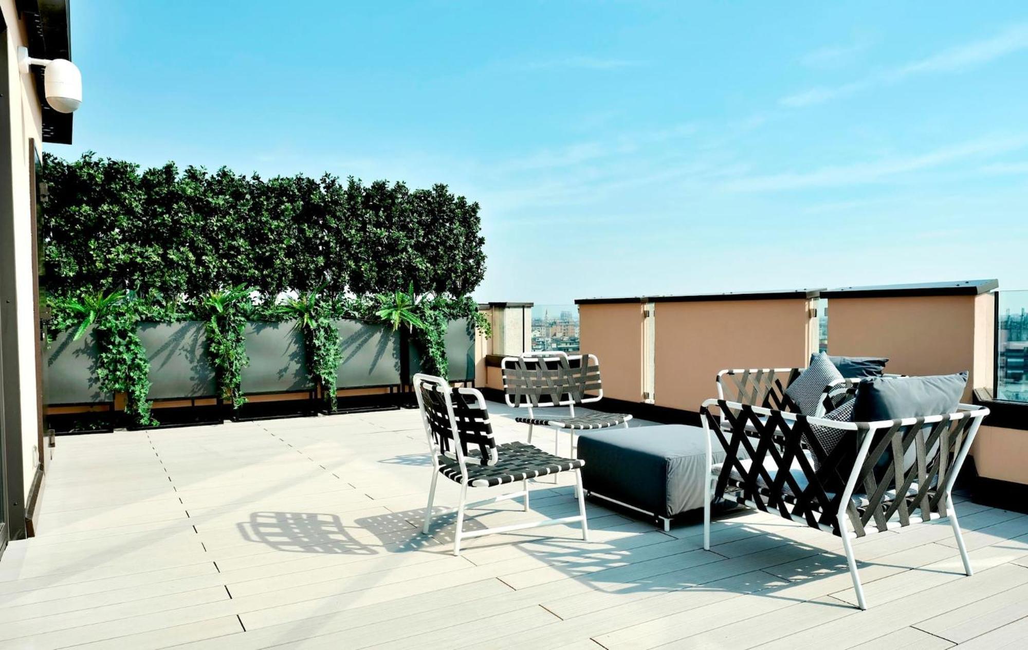 San Babila Central Tower With Panoramic Terrace Overlooking Duomo By Rentopolis ミラノ エクステリア 写真