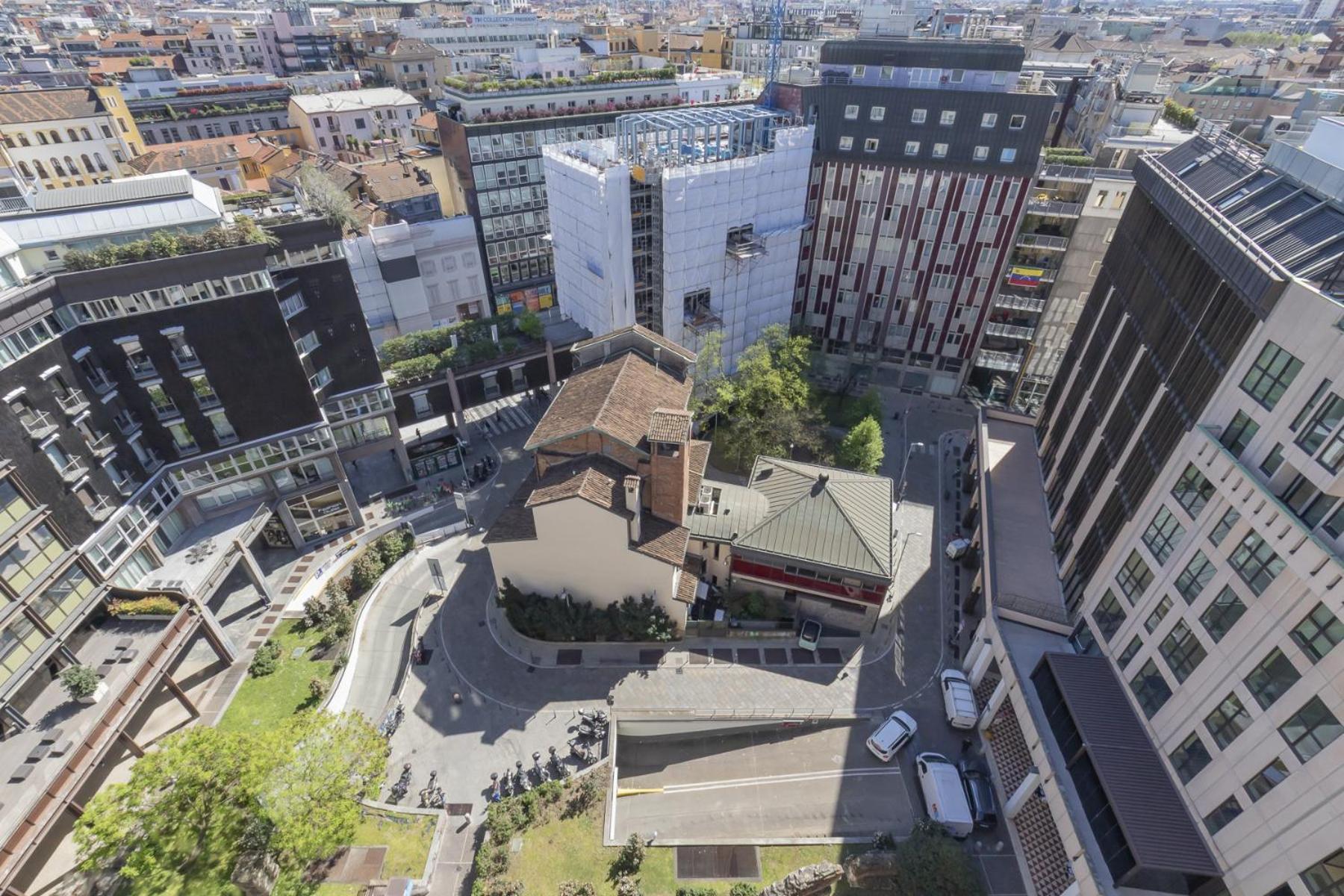 San Babila Central Tower With Panoramic Terrace Overlooking Duomo By Rentopolis ミラノ エクステリア 写真